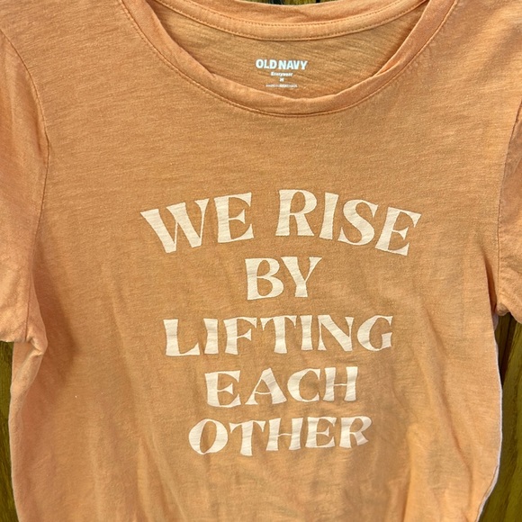 Medium Old Navy graphic tee - Picture 1 of 3